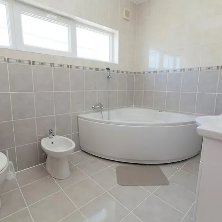 아파트 Turudic 드라말리